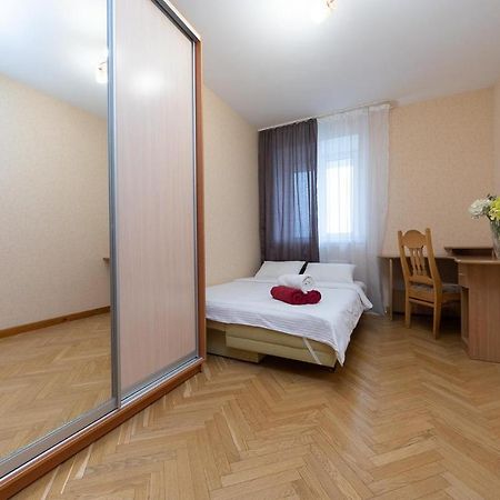 Spacious Apartments In The Center Of Obolon 2 Bedrooms Kyjev Exteriér fotografie