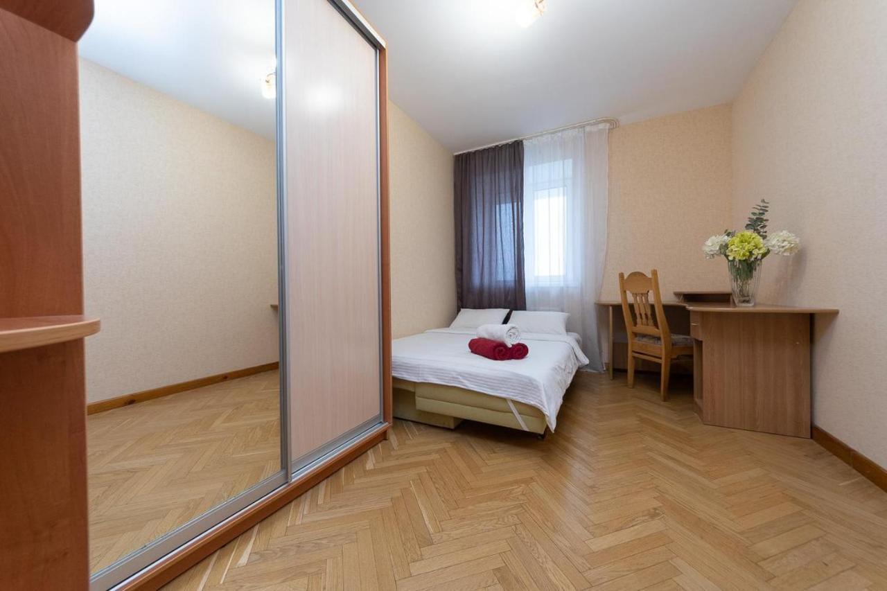 Spacious Apartments In The Center Of Obolon 2 Bedrooms Kyjev Exteriér fotografie