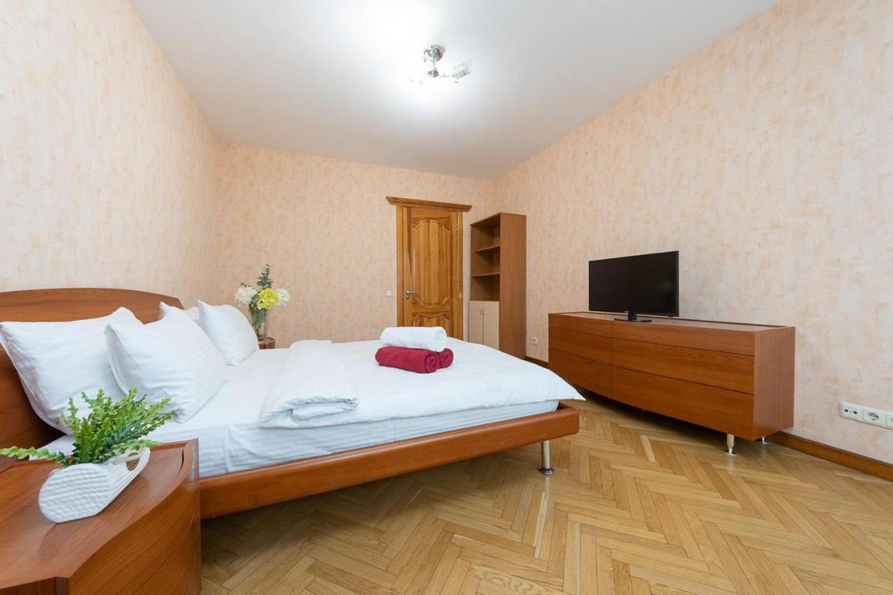 Spacious Apartments In The Center Of Obolon 2 Bedrooms Kyjev Exteriér fotografie