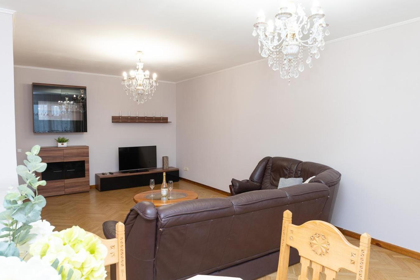 Spacious Apartments In The Center Of Obolon 2 Bedrooms Kyjev Exteriér fotografie