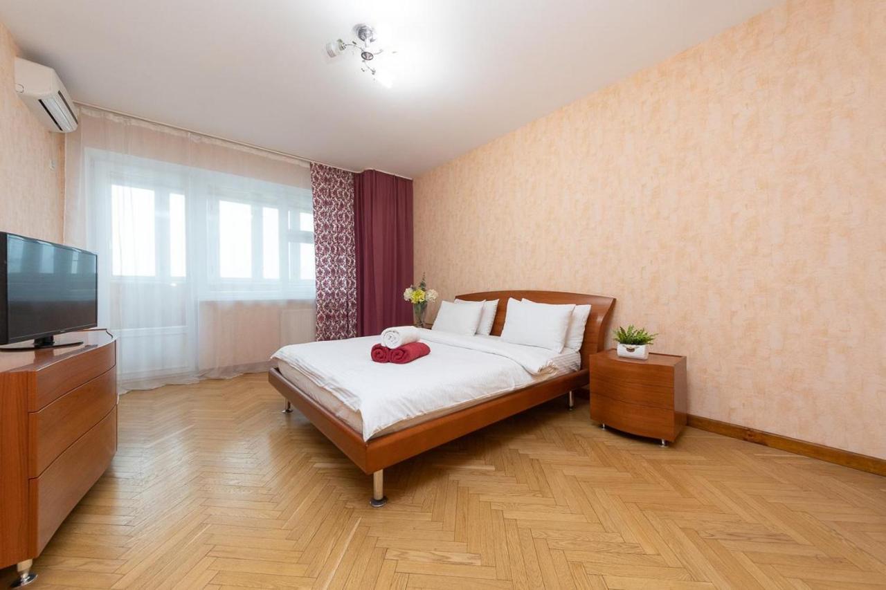 Spacious Apartments In The Center Of Obolon 2 Bedrooms Kyjev Exteriér fotografie