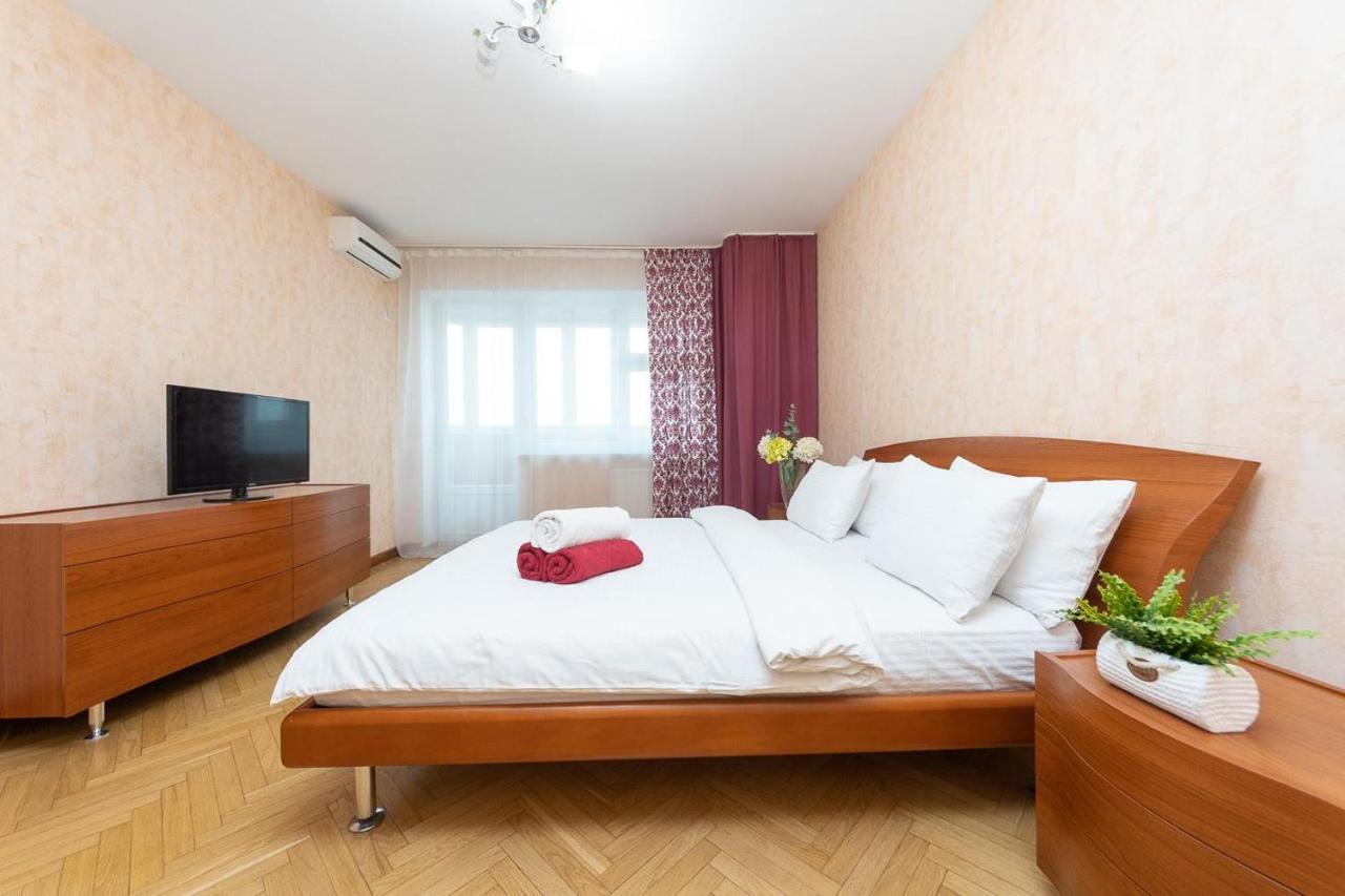 Spacious Apartments In The Center Of Obolon 2 Bedrooms Kyjev Exteriér fotografie